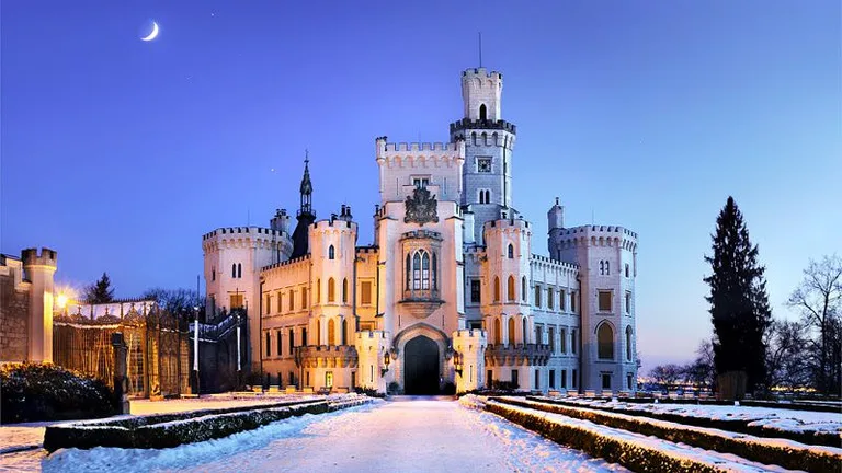 c-hluboka-nad-vltavou-chateau-1