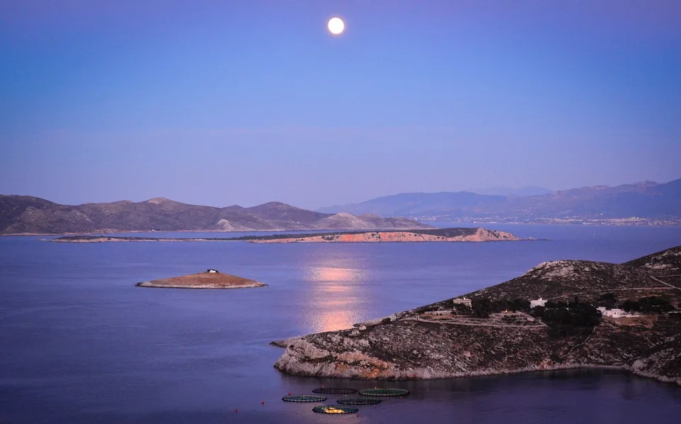 20 Best Greek Islands (Map & Photos) + List of Greek Islands