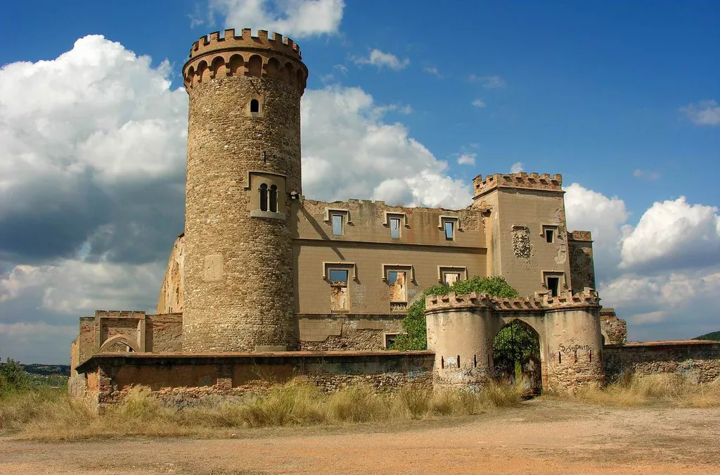 The ruins of the Torre Salvana castle offer really unique experience
