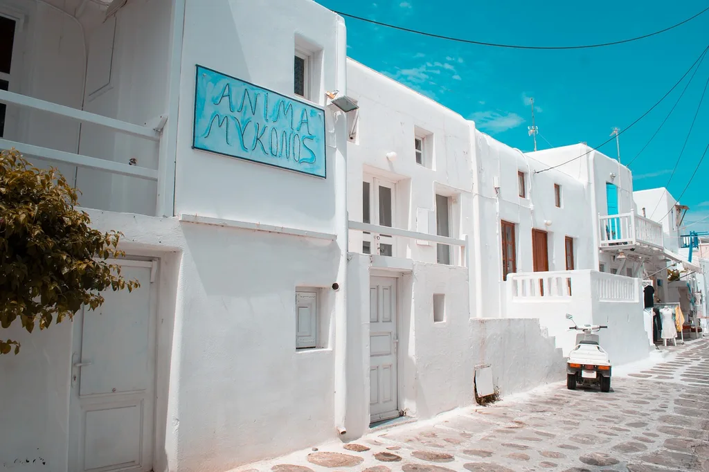 Beautiful whitewashed streets of Mykonos