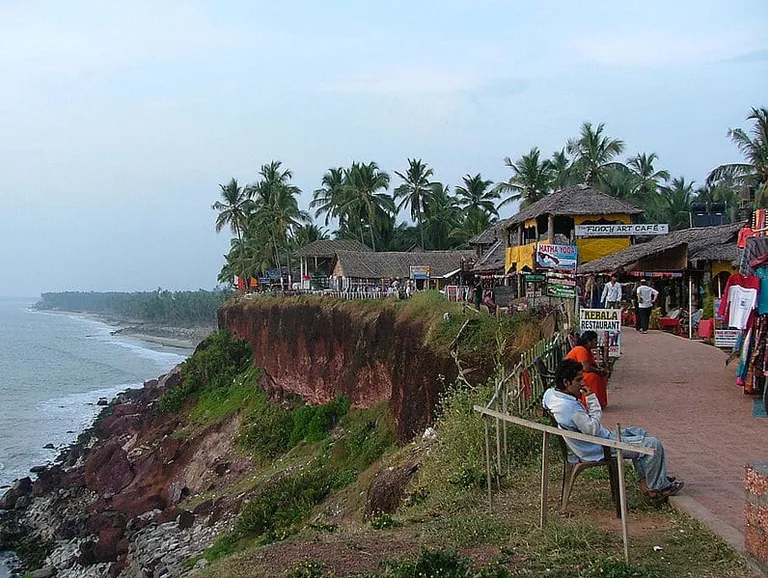 A cafe above Varkala Beach, showing the cliffside.