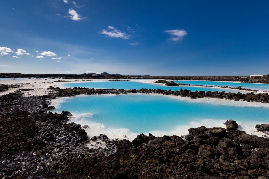 The lagoon seems surreal and magical with so many contrasts