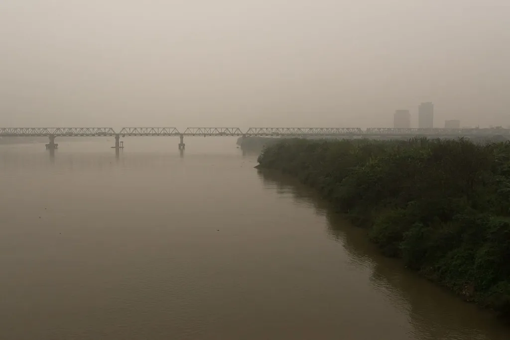 Hanoi's steel bridge over Red River