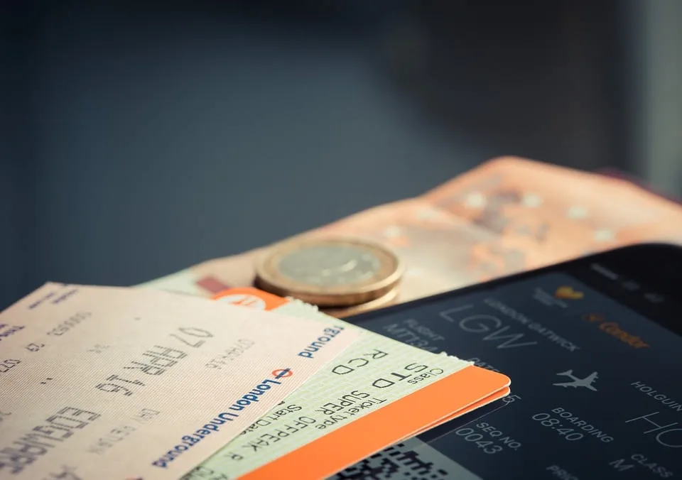 How to find cheapest last-minute flights