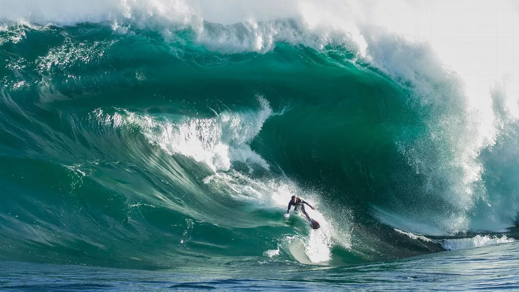 Most Famous Spots Big Wave Surfing 01