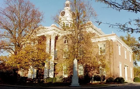 Murfreesboro Courthouse is one of the oldest building from the Civil War