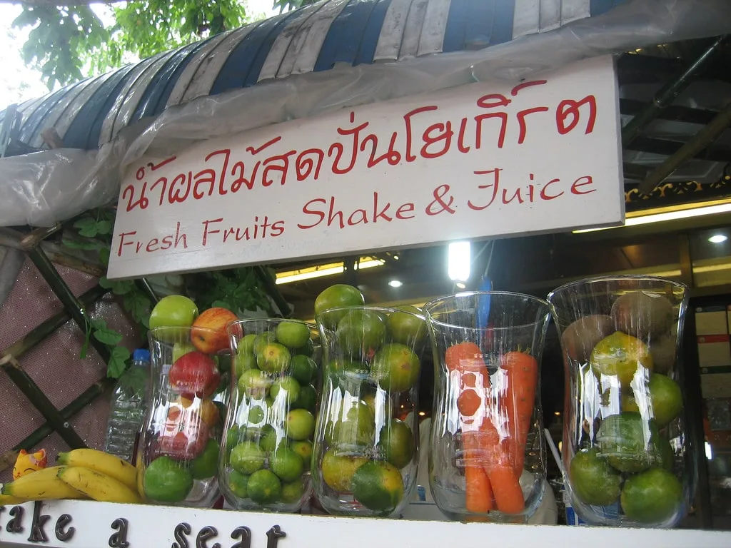 Fresh vegetable and fruit juice stand