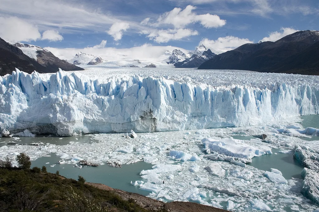 Amazing Glacier located in Patagonia, Argentina