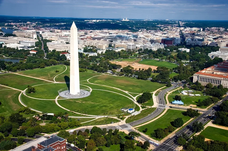 Washington, Monument in the Capital City 
