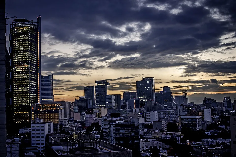 The Most Populated Cities in North America (Metro Areas & FAQs)