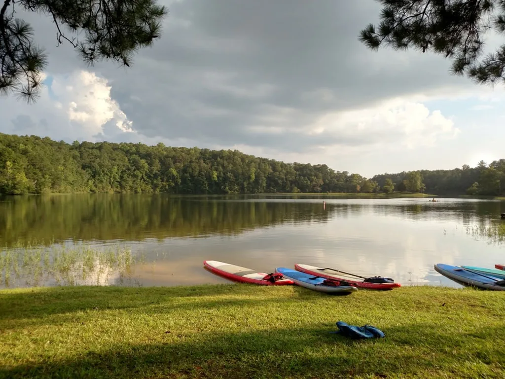Lake Nicol near Tuscaloosa is ideal for a weekend picnic