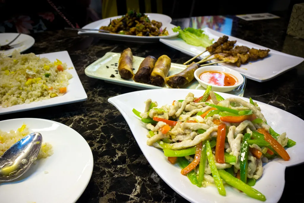 Authentic Chinese cuisine in Singapore's Chinatown